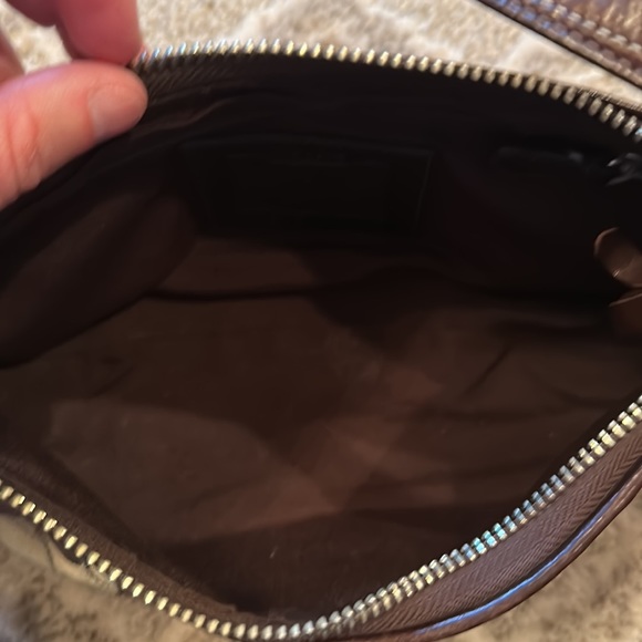 Used Coach bag.  Very nice condition. - Picture 4 of 4